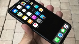 iPhone 8, Daha Büyük Ekranlı Gelebilir!
