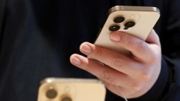 Katlanabilir iPhone Ekranı Samsung Tarafından Üretilecek