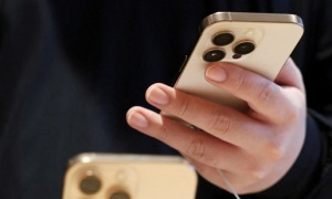 Katlanabilir iPhone Ekranı Samsung Tarafından Üretilecek