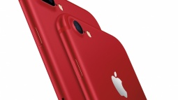 Kırmızı iPhone 7 Satışta!