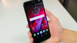 Moto Z7 Force'da Ekran Kayma Sorunu!