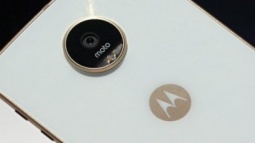 Motorola Moto Z2 Play Daha İnce Çerçeveli!