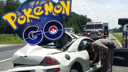 Pokemon Go Oynayan Şöför Kaza Yaptı!